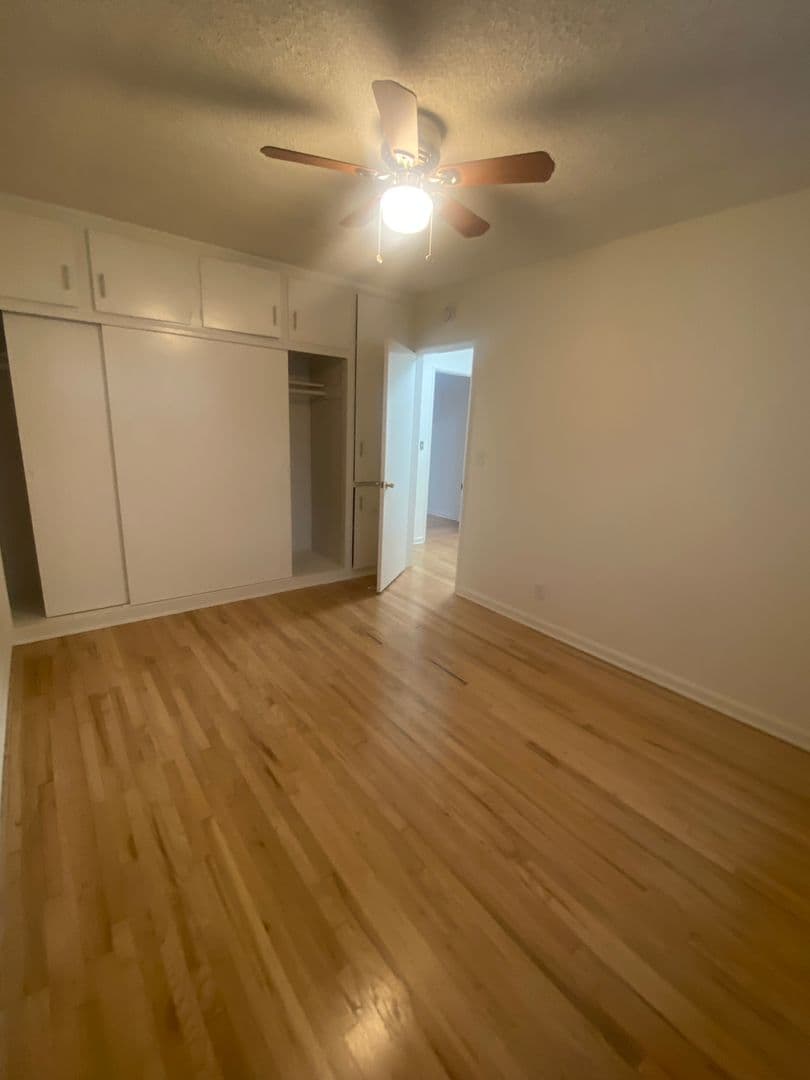 Burbank Apartment: 1719-1723 Grismer Ave.
