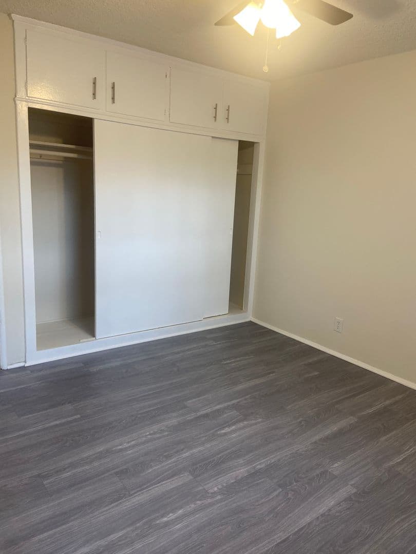 Burbank Apartment: 1719-1723 Grismer Ave.