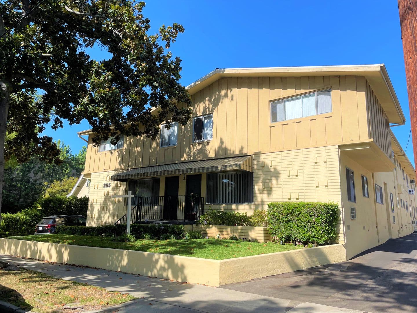 Pasadena Apartment: 255 S. Oakland Ave.