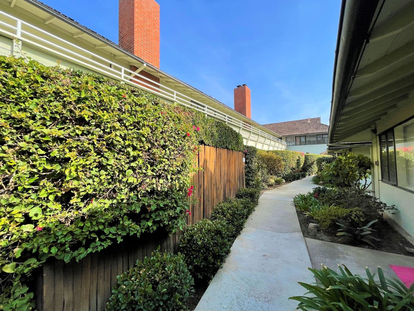 Pasadena Apartment: 305 E. California Blvd.