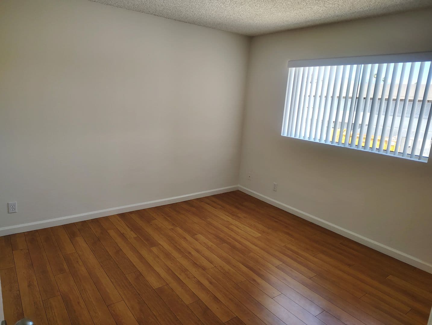 Glendale Apartment: 320 W. Maple St.