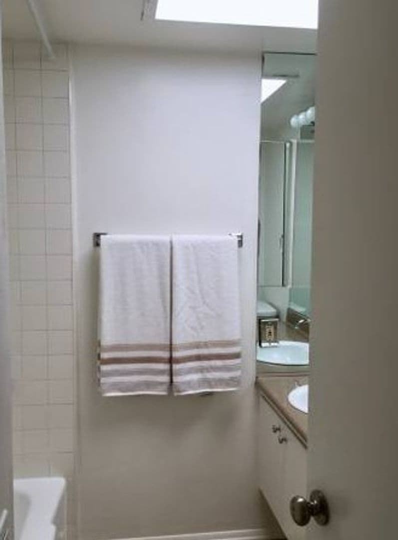 Pasadena Apartment: 285 W. California Ave.