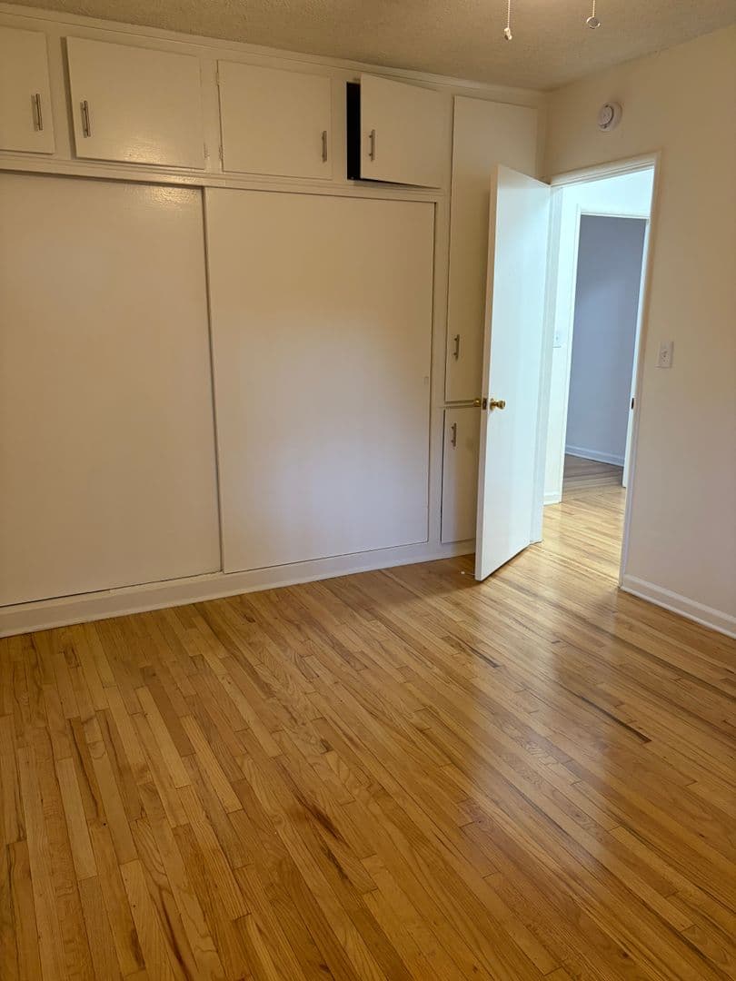 Burbank Apartment: 1719-1723 Grismer Ave.