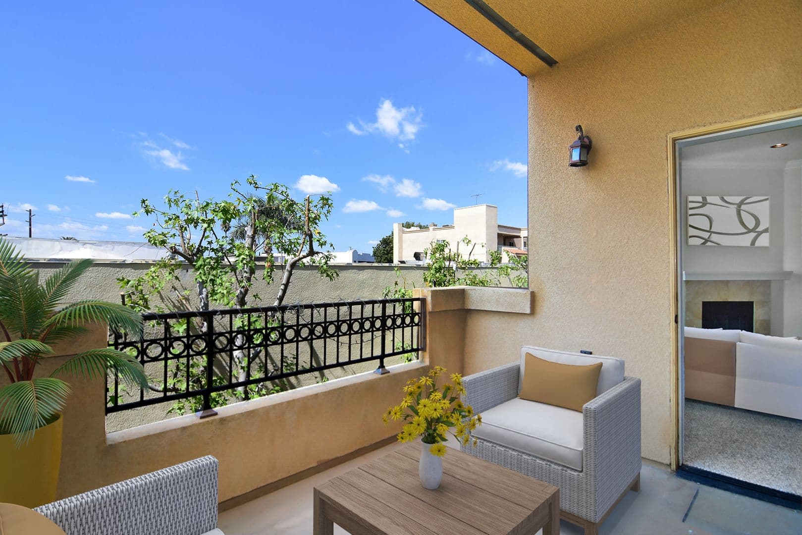 Toluca Lake Apartment: 4205 Cahuenga Boulevard