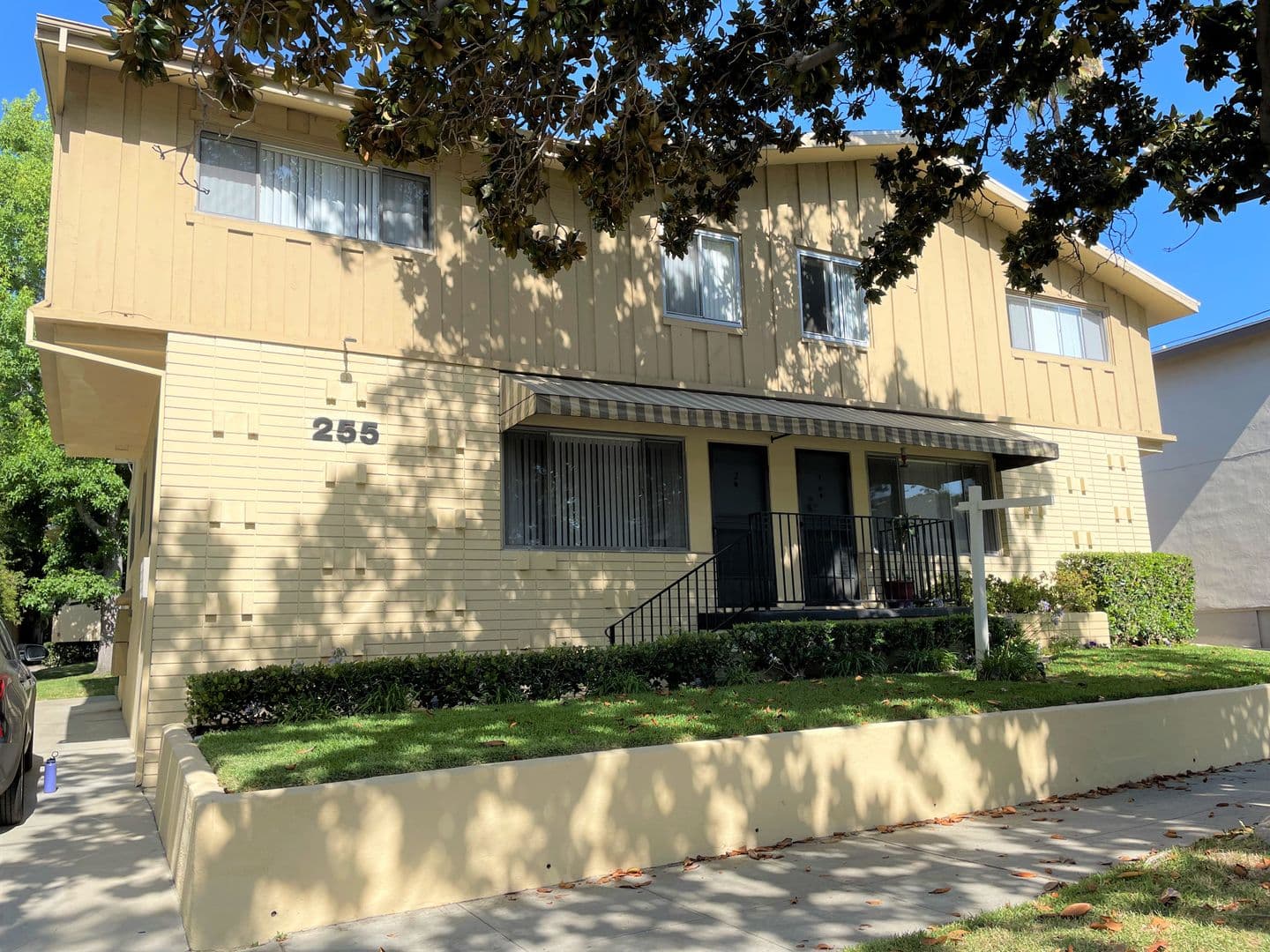 Pasadena Apartment: 255 S. Oakland Ave.