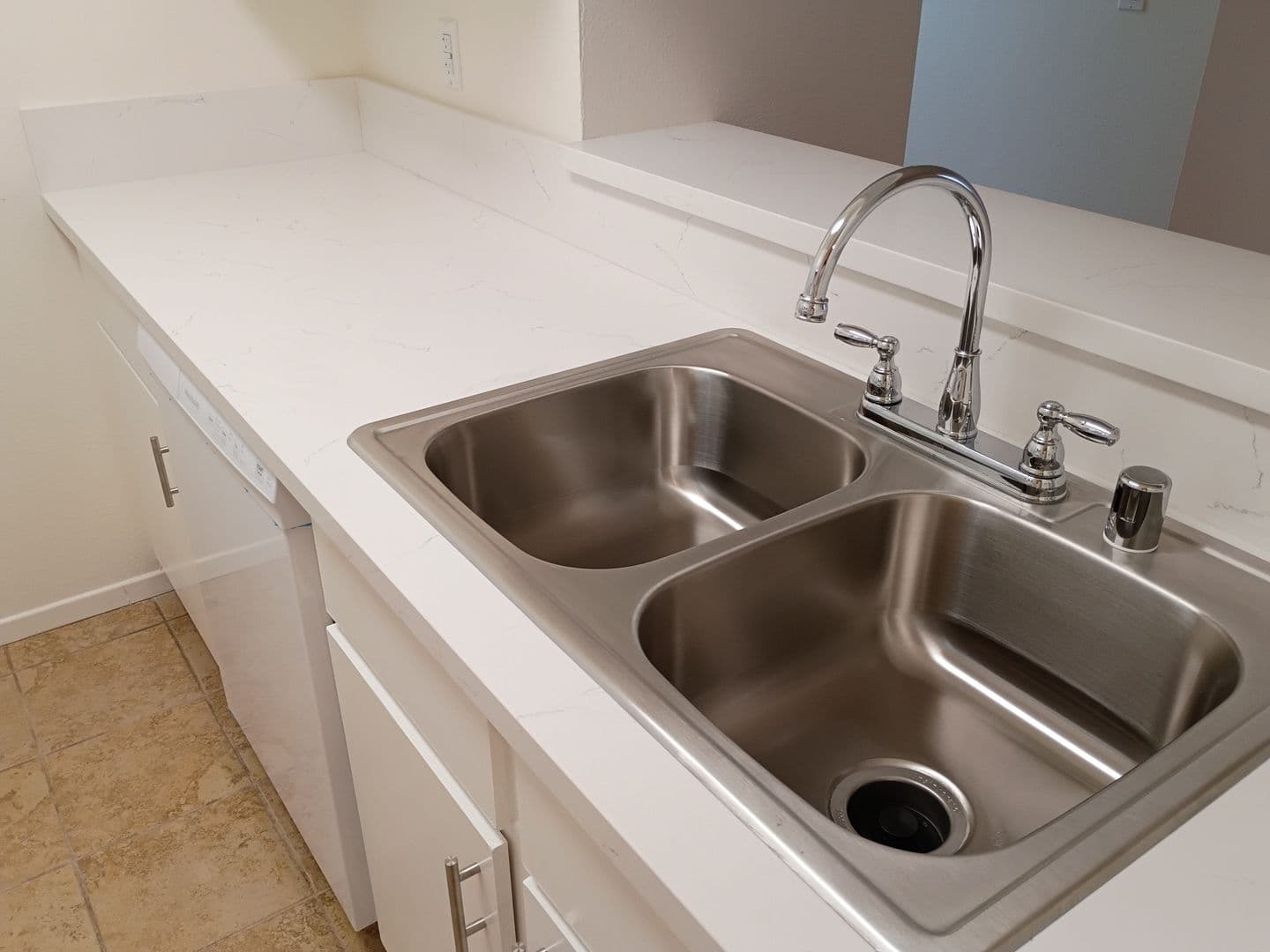 Glendale Apartment: 320 W. Maple St.