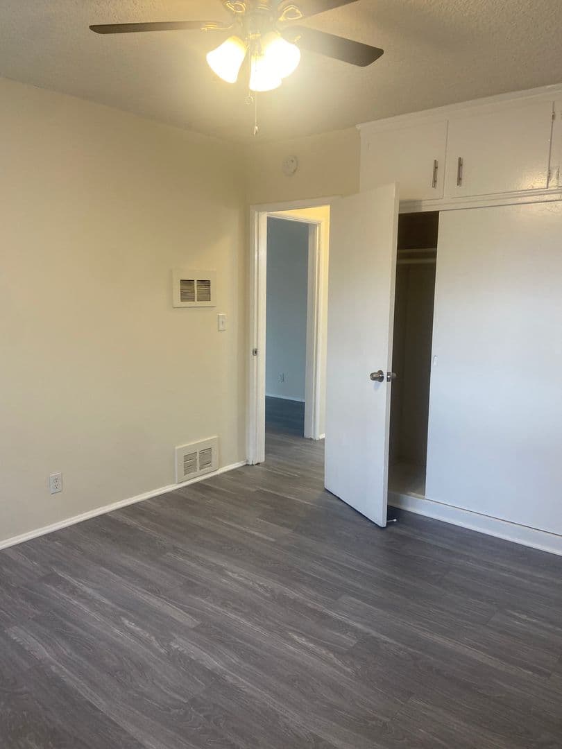 Burbank Apartment: 1719-1723 Grismer Ave.