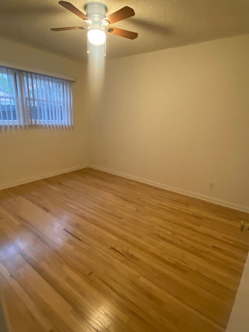 Burbank Apartment: 1719-1723 Grismer Ave.