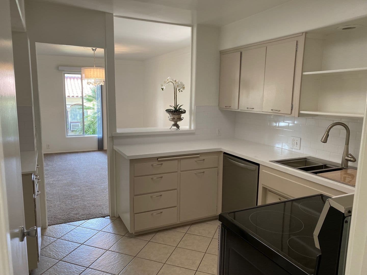 Pasadena Apartment: 285 W. California Ave.