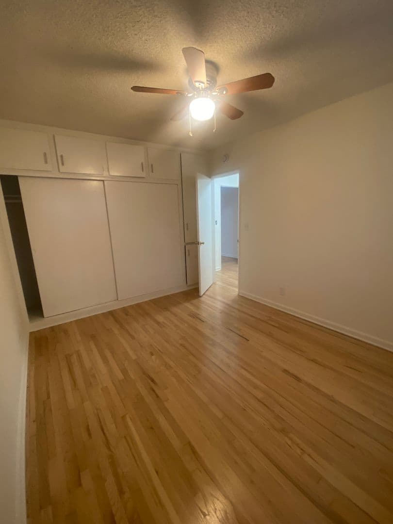 Burbank Apartment: 1719-1723 Grismer Ave.