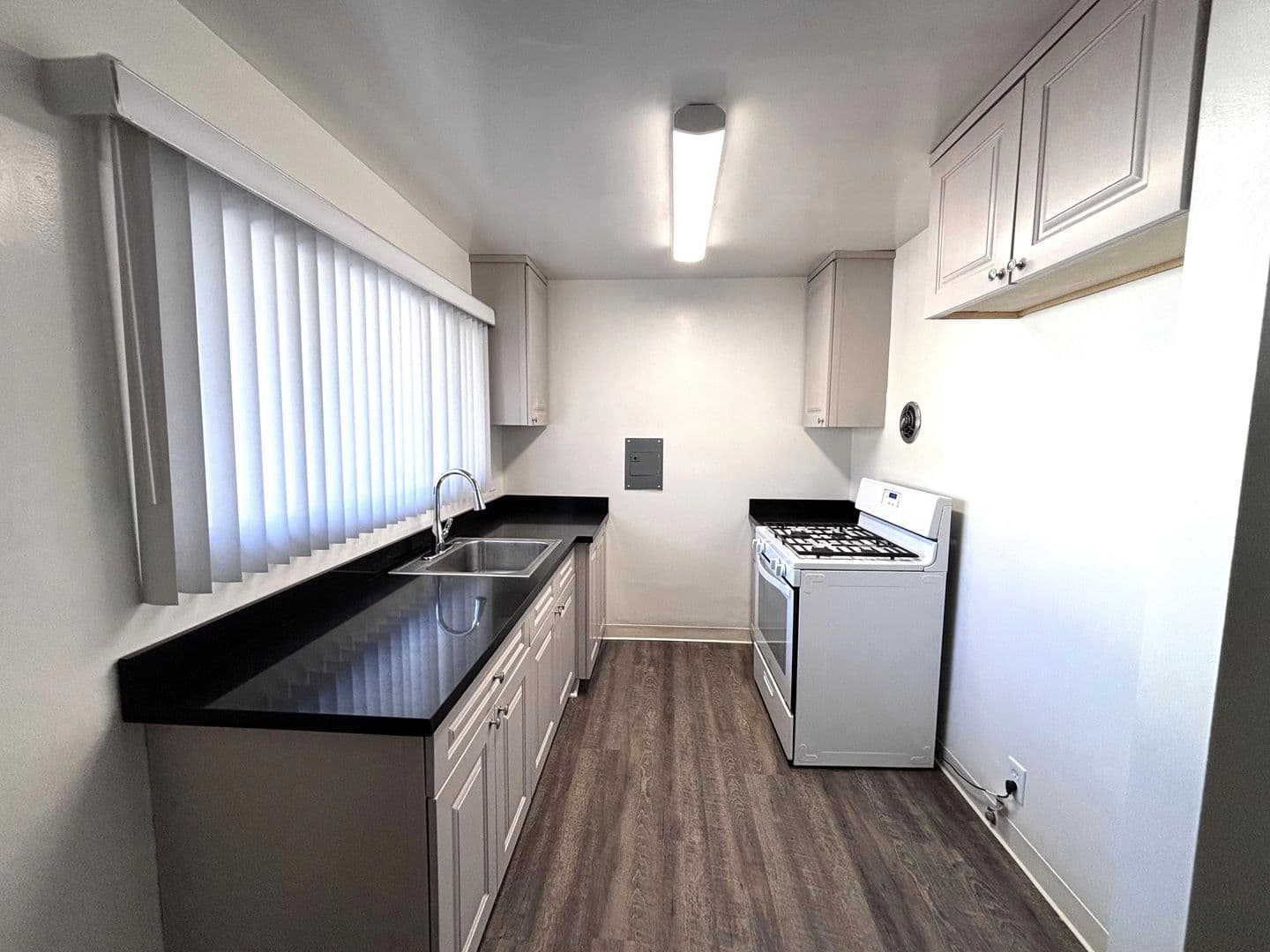 Pasadena Apartment: 305 E. California Blvd.