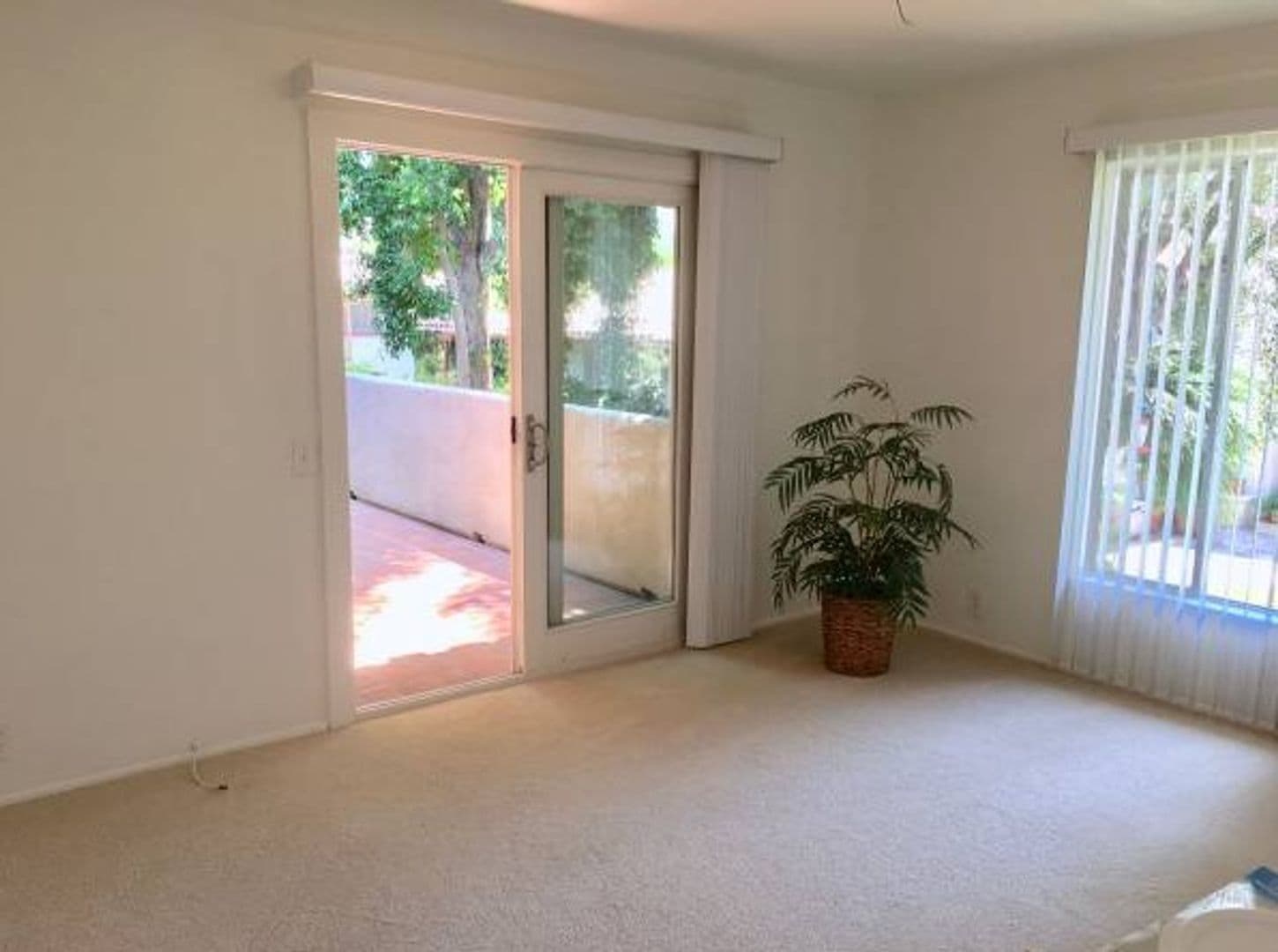 Pasadena Apartment: 285 W. California Ave.