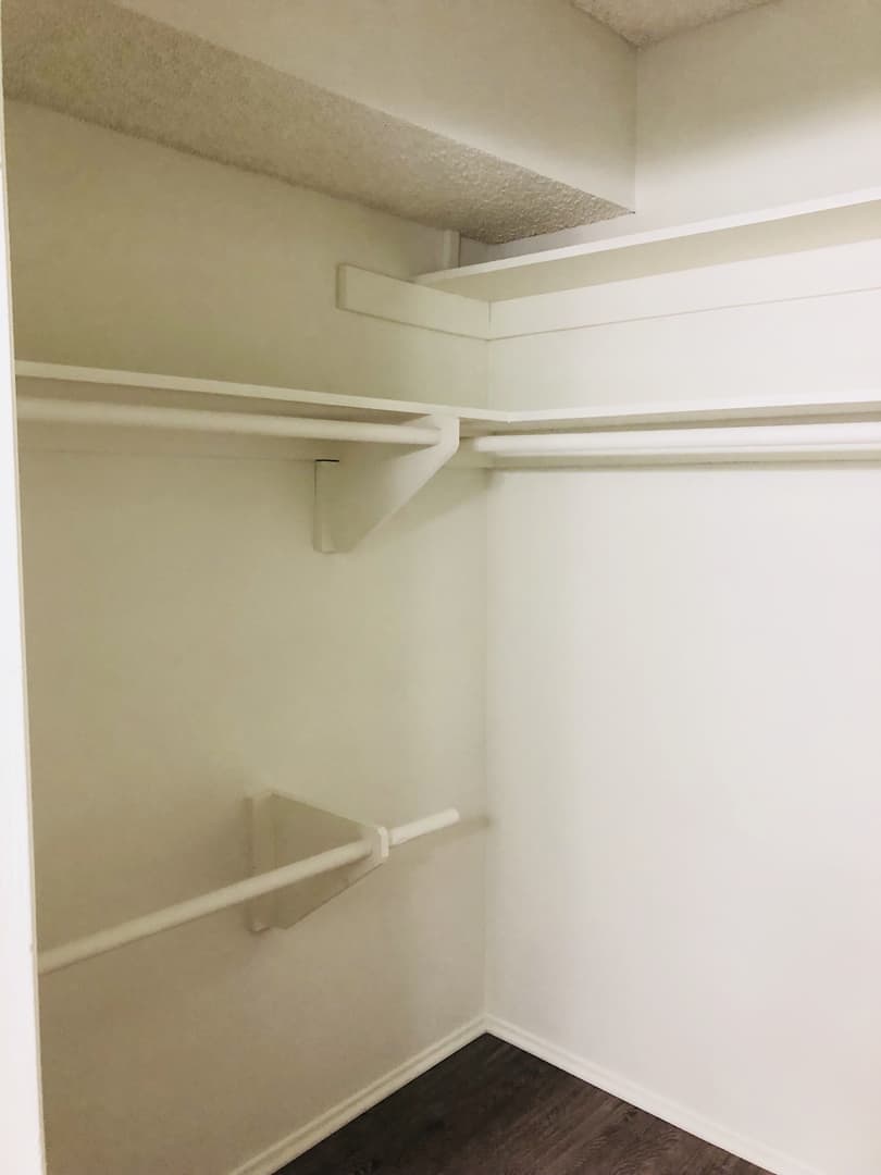 Encino Apartment: 5417 & 5425 Zelzah Avenue