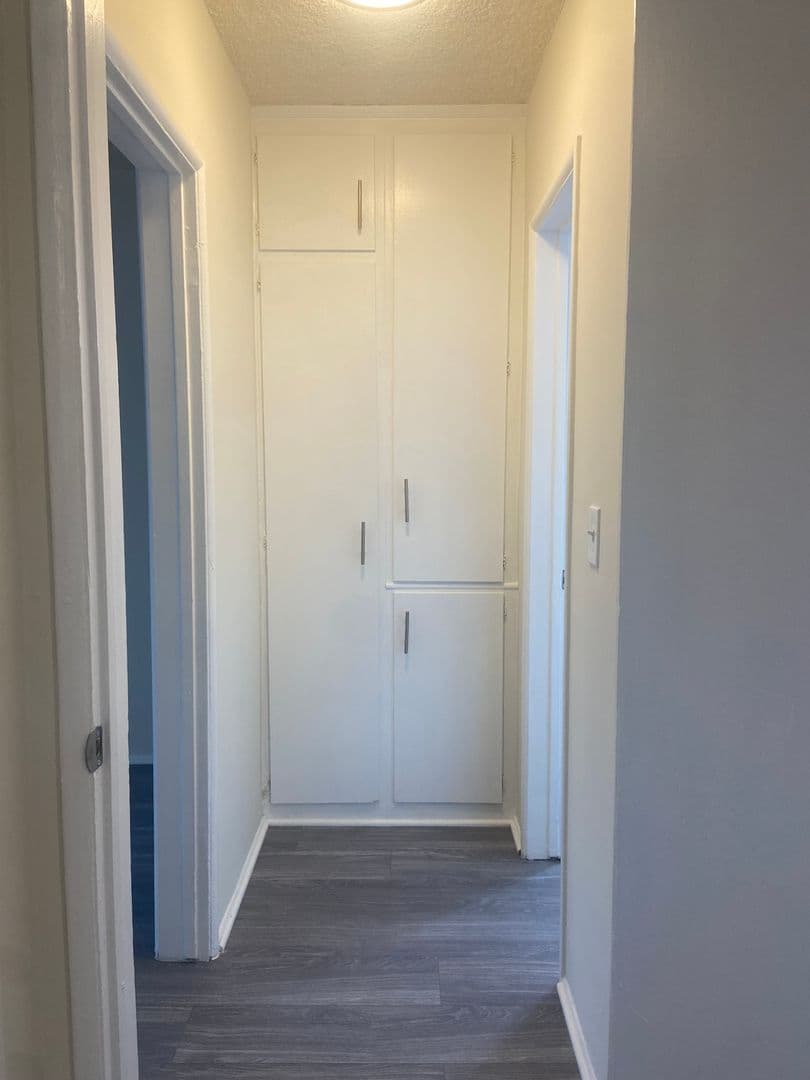 Burbank Apartment: 1719-1723 Grismer Ave.