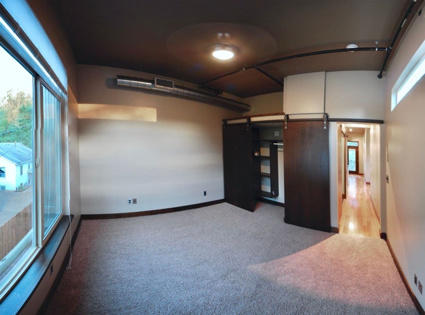 Manhattan Apartment: 2005 Tecumseh Rd