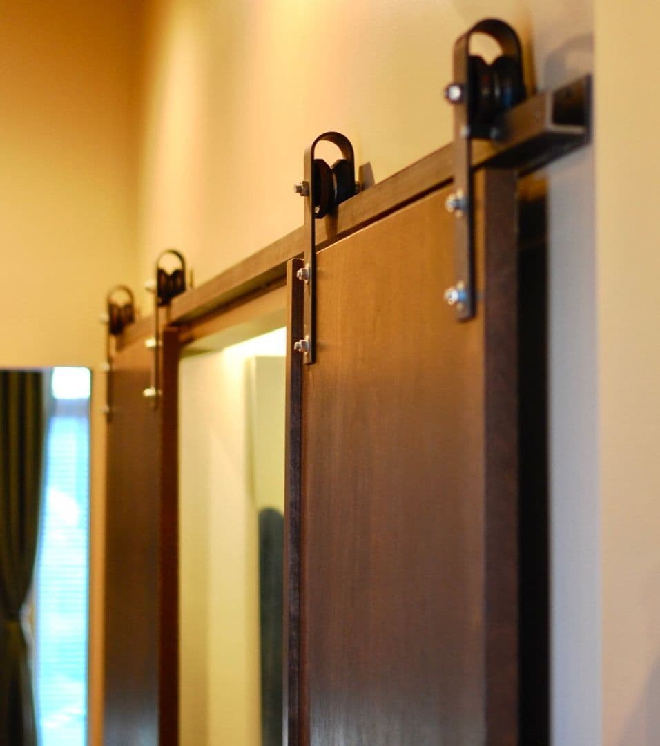 Manhattan Apartment: 2005 Tecumseh Rd
