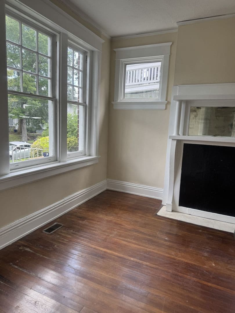 Richmond Apartment: 2422 Barton Ave