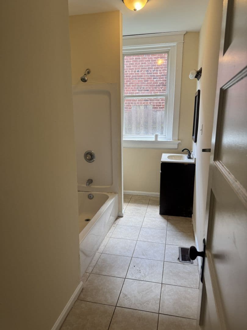 Richmond Apartment: 2422 Barton Ave