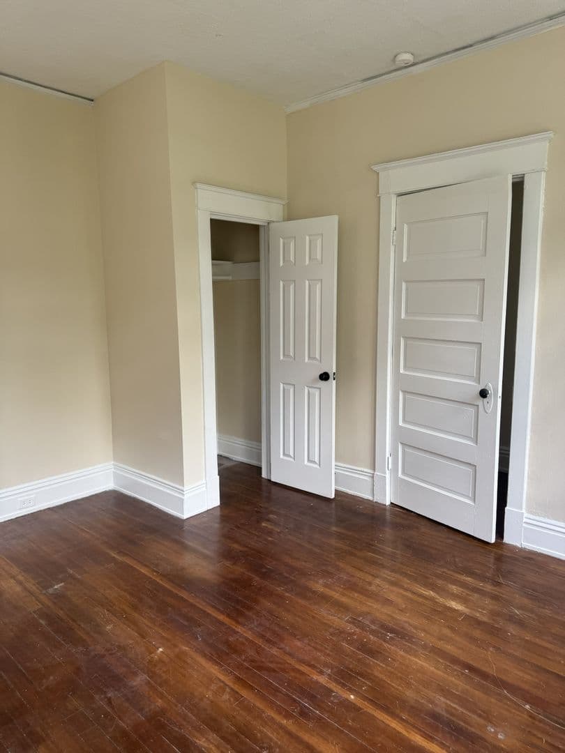 Richmond Apartment: 2422 Barton Ave