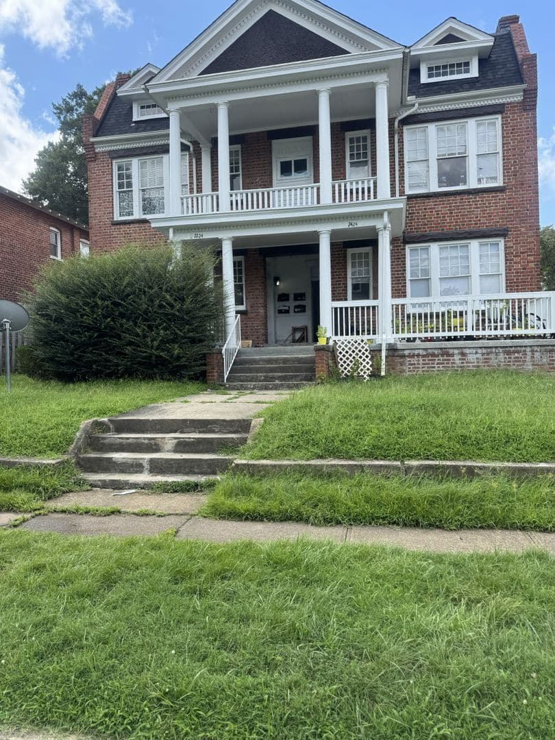 Richmond Apartment: 2422 Barton Ave