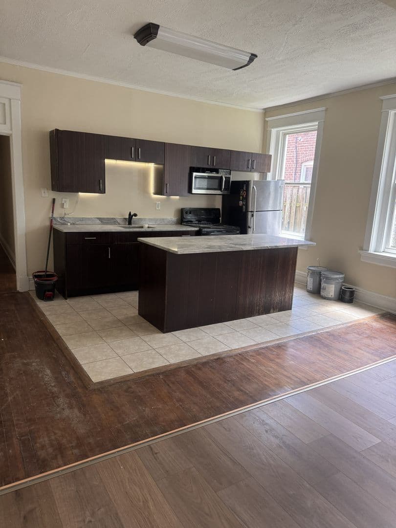 Richmond Apartment: 2422 Barton Ave