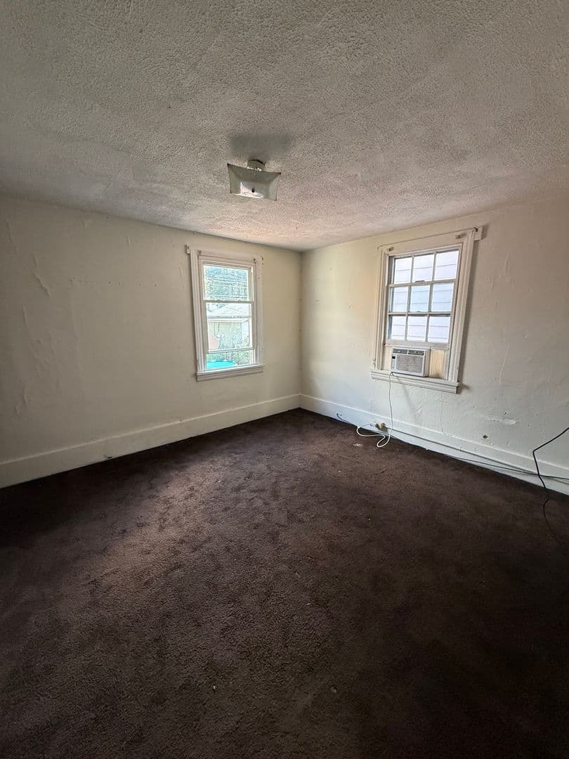 Altoona House: 205 3rd Avenue