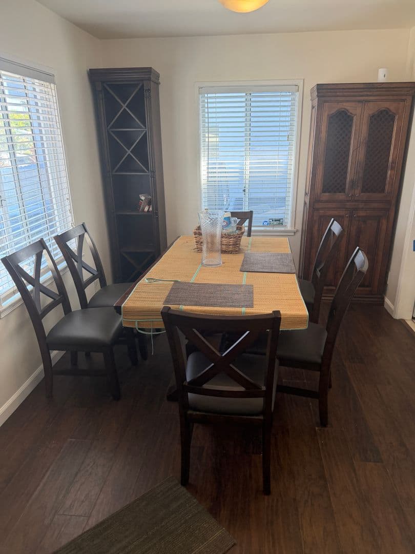 Los Angeles House: 7134 W. 85th Street