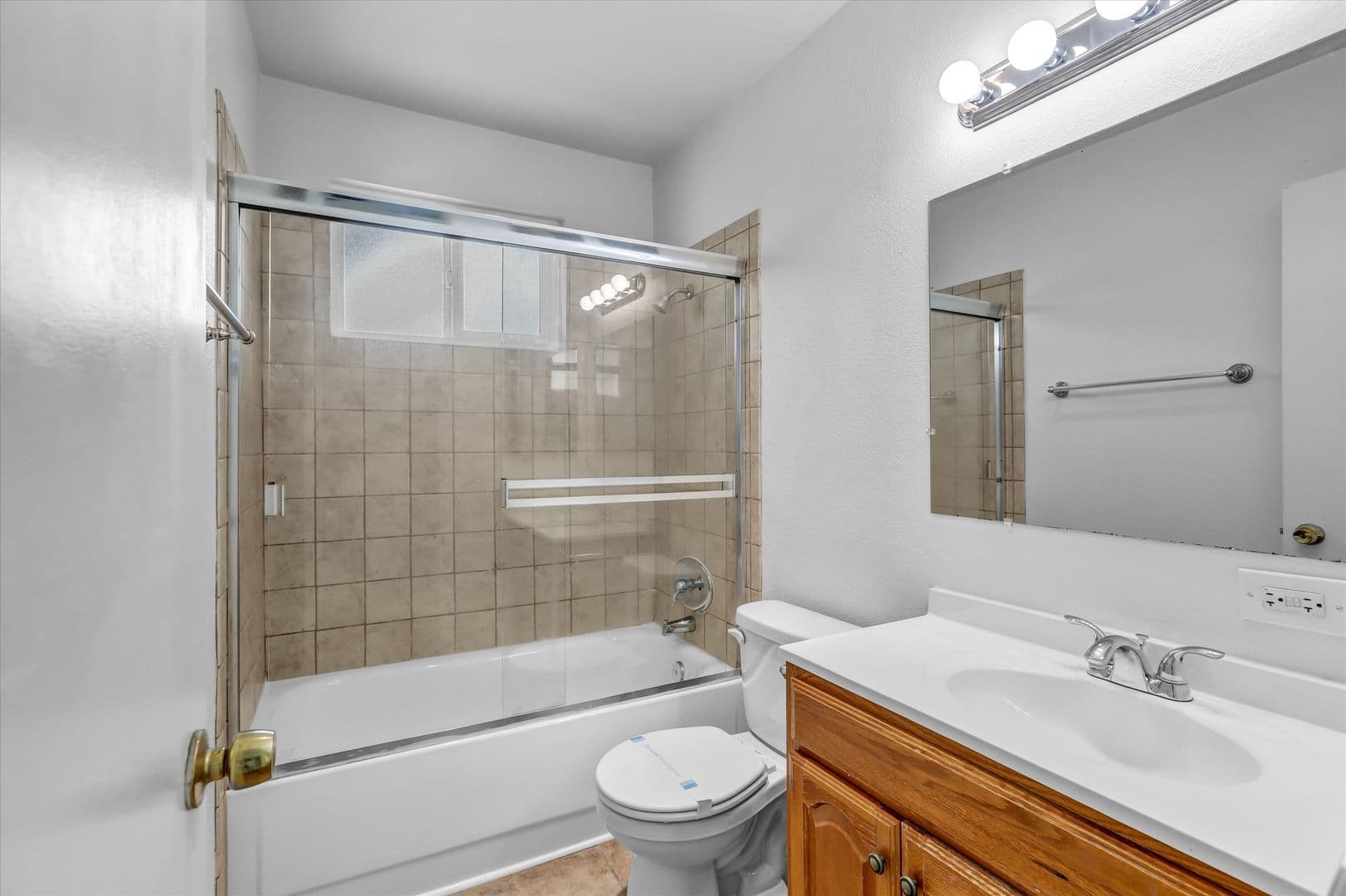 San Diego Apartment: 4160 Hamilton Street
