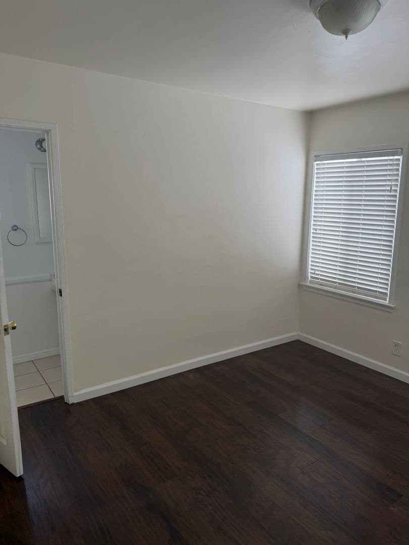 Los Angeles House: 7134 W. 85th Street
