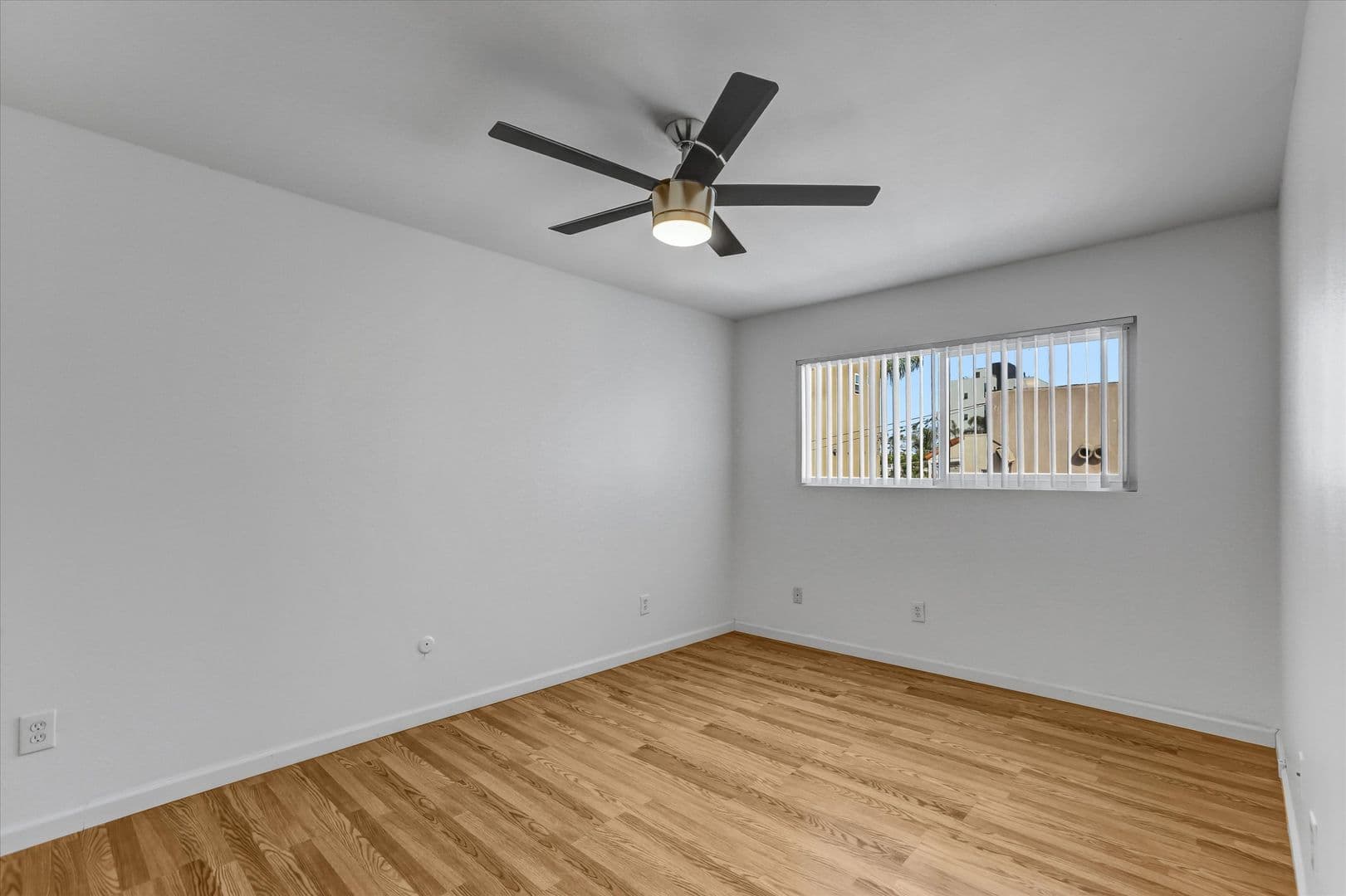 San Diego Apartment: 4160 Hamilton Street