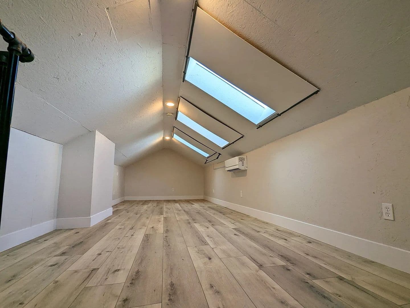 San Diego House: 4321 1/2 Louisiana St