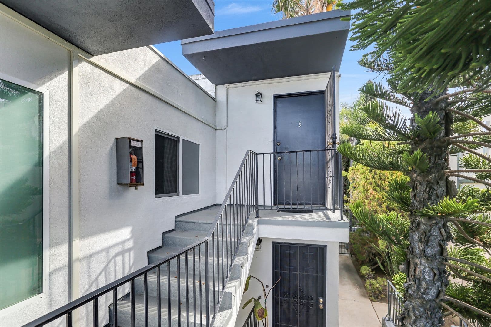 San Diego Apartment: 4160 Hamilton Street