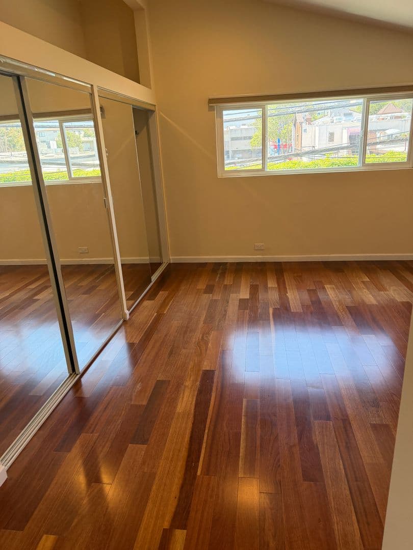 Santa Monica Condo: 1846 9th Street, #5