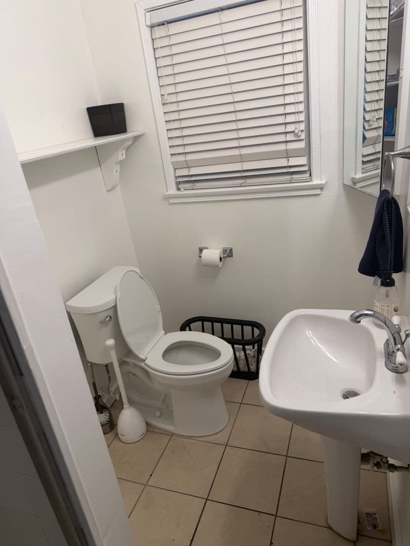 Los Angeles House: 7134 W. 85th Street