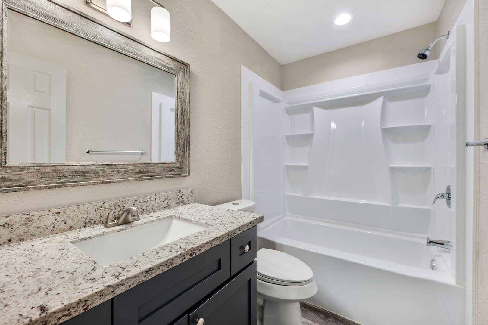 College Station Apartment: 1005 Summer Court Circle