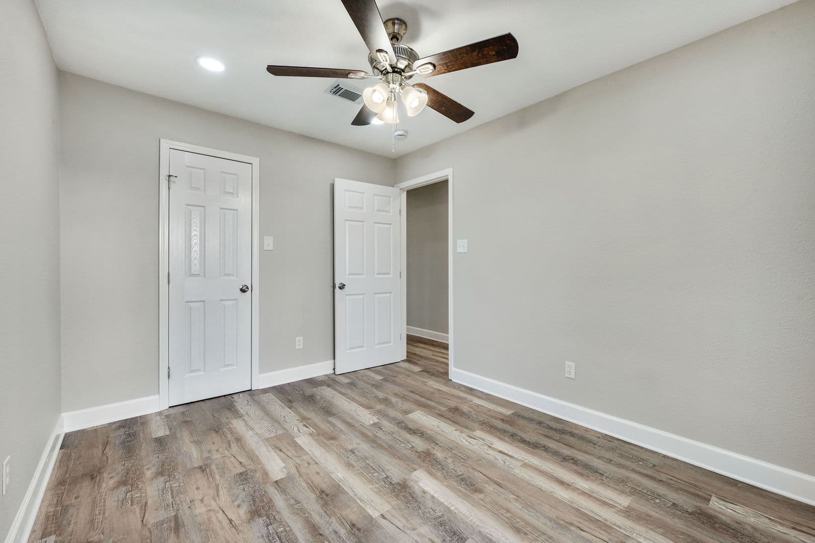 College Station Apartment: 1005 Summer Court Circle