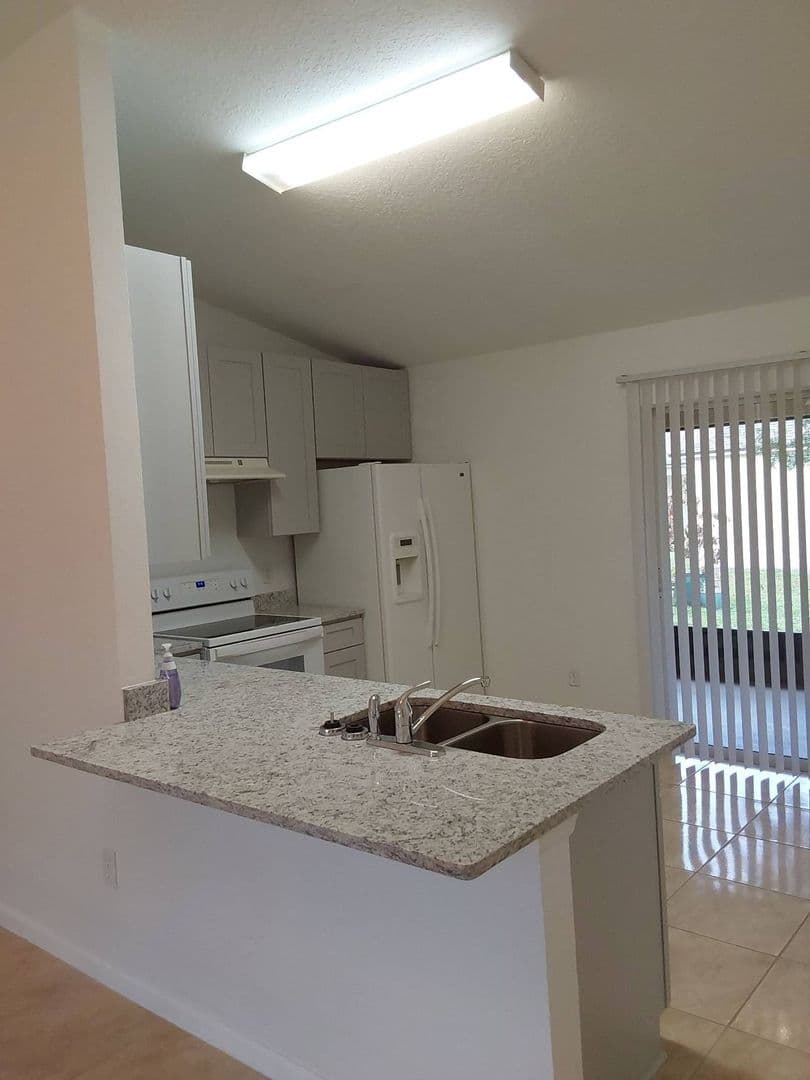 Palm Coast Apartment: 21 Prospect Lane