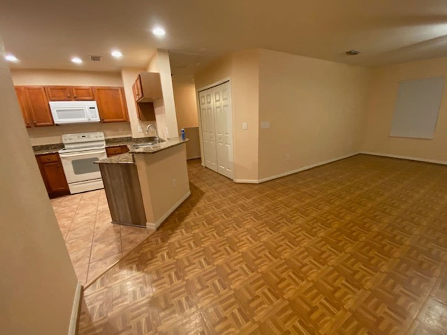 Bunnell Apartment: 4600 E. Moody Blvd