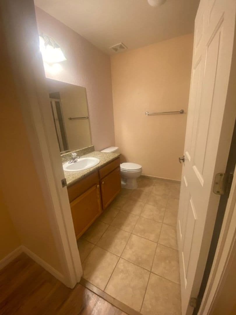 Bunnell Apartment: 4600 E. Moody Blvd