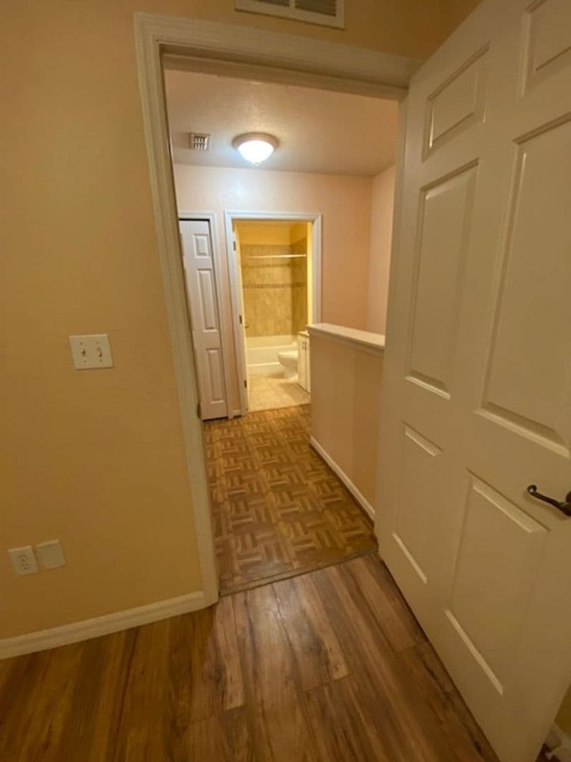 Bunnell Apartment: 4600 E. Moody Blvd