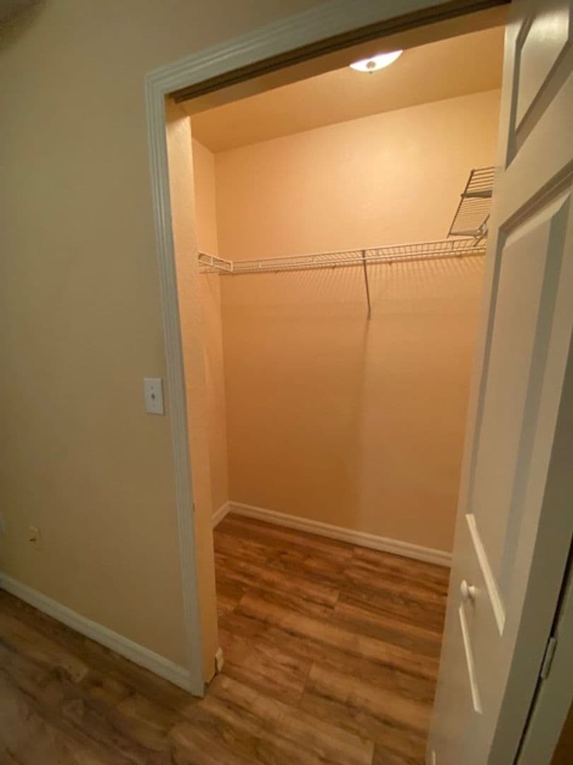 Bunnell Apartment: 4600 E. Moody Blvd
