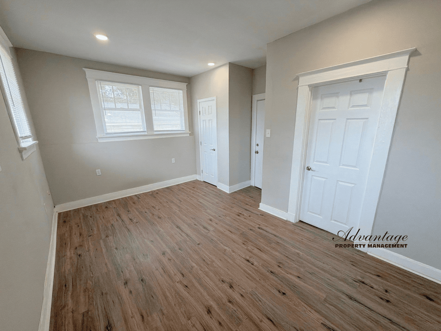 Memphis Condo: 525 N. Waldran Blvd. Unit #4