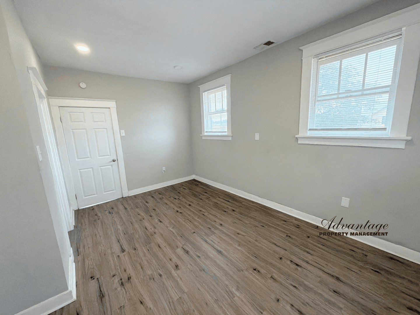 Memphis Condo: 525 N. Waldran Blvd. Unit #4