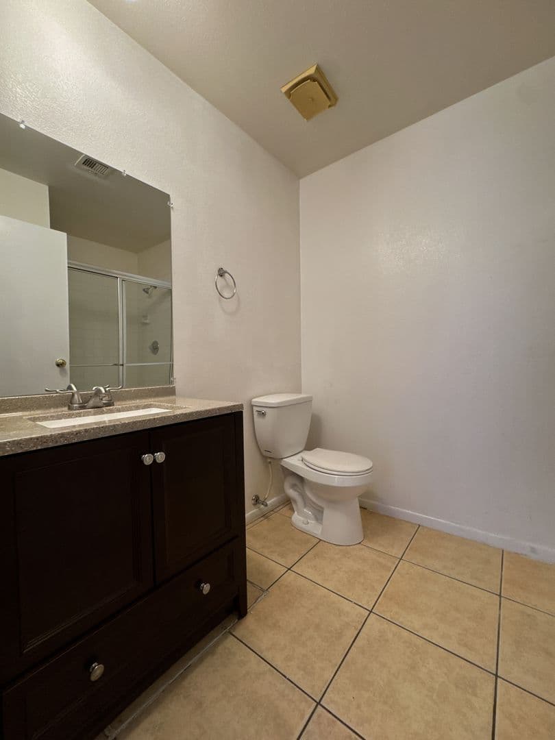 Las Vegas House: 6659 West Tropicana Avenue