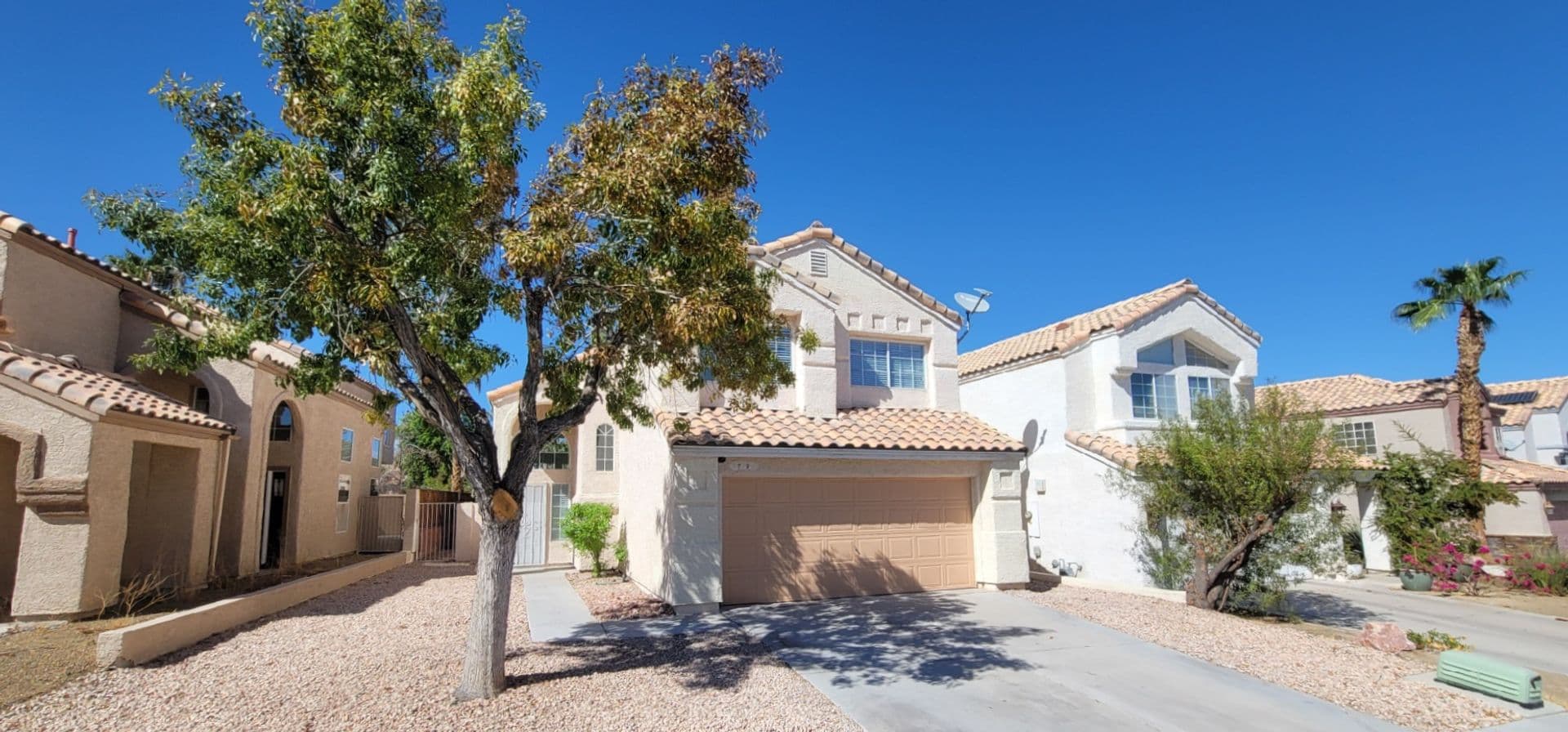Henderson House: 73 Sea Holly Way