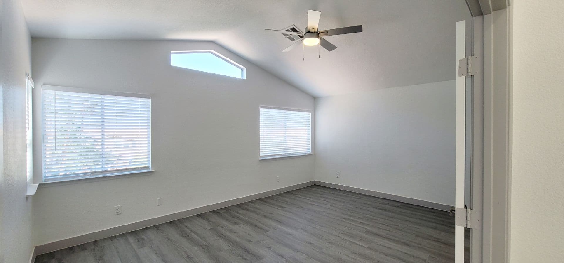 Henderson House: 73 Sea Holly Way