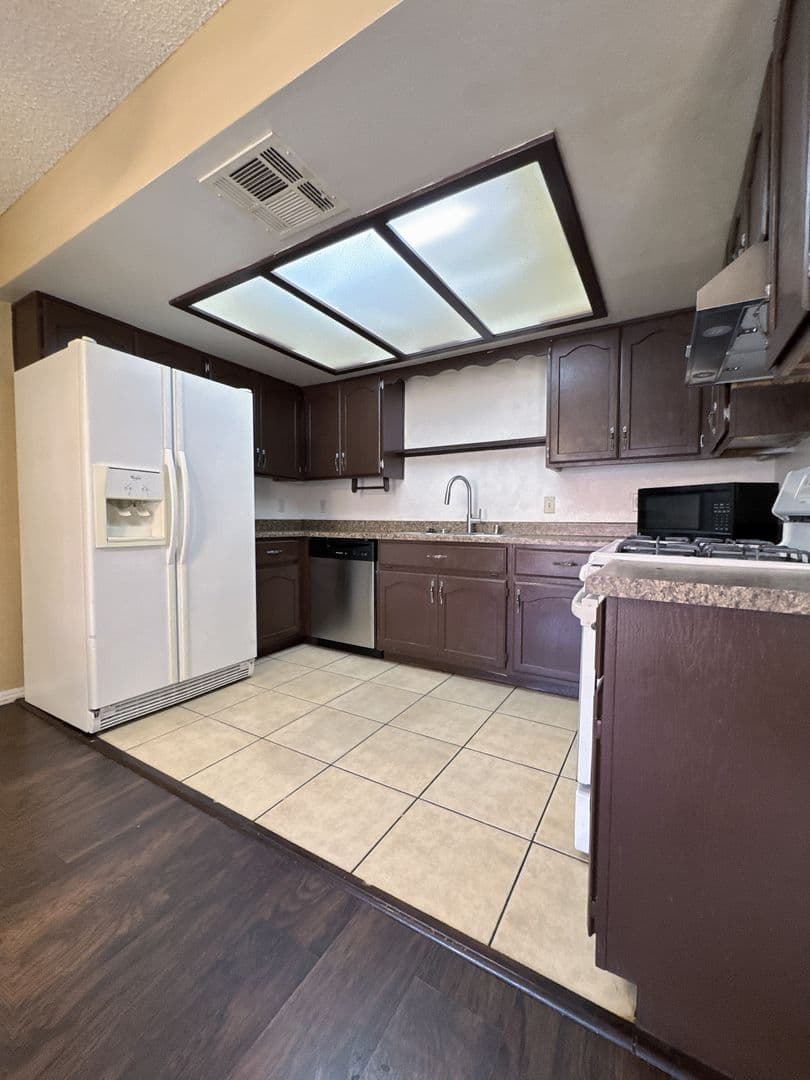 Las Vegas House: 6659 West Tropicana Avenue