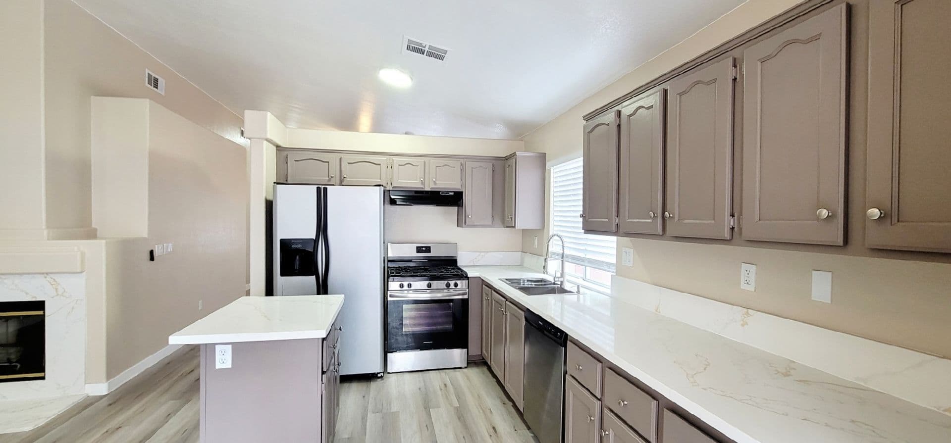 Henderson House: 19 Rue De Parc