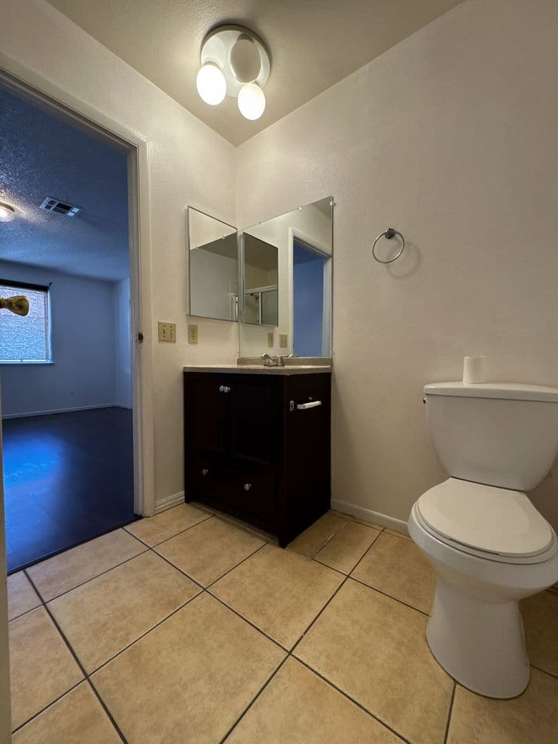 Las Vegas House: 6659 West Tropicana Avenue