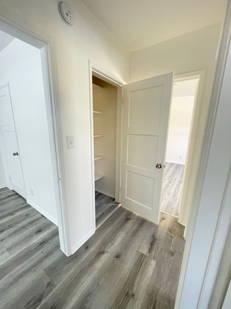 Los Angeles Apartment: 330 - 360 S. Mariposa Ave.